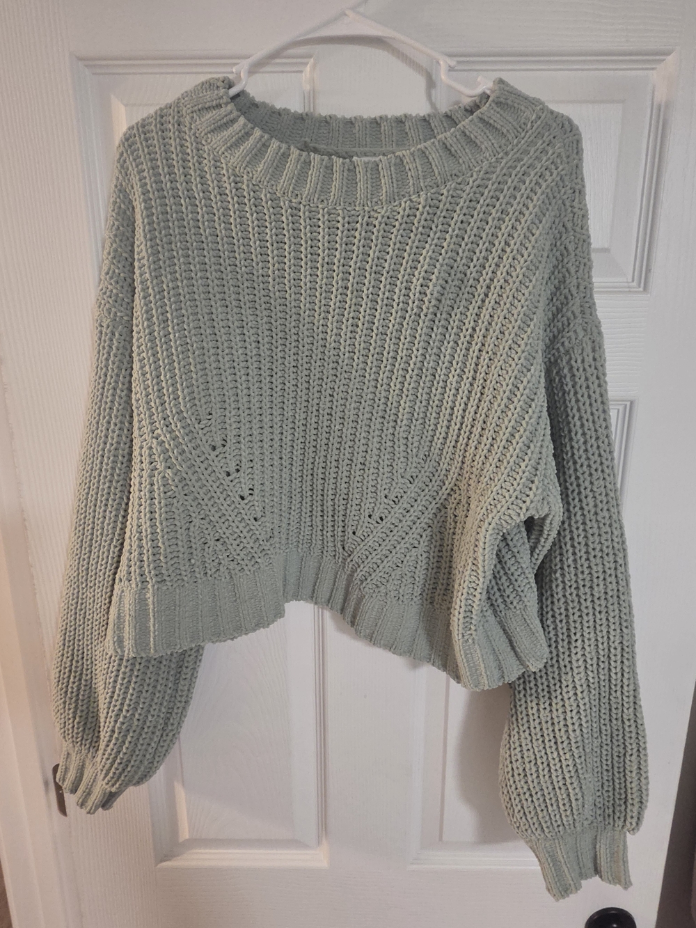 Garage Cropped Crew Neck Sweater in Green Medium Like New